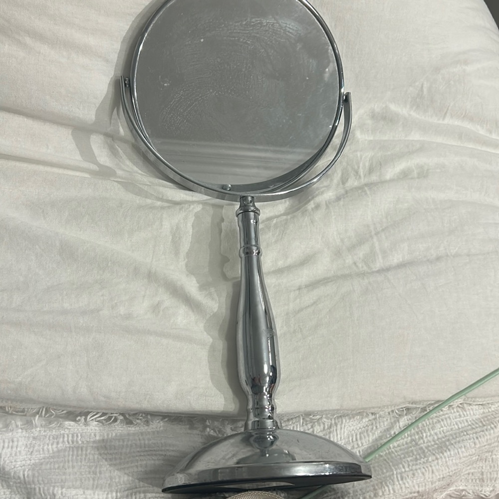 Makeup mirror